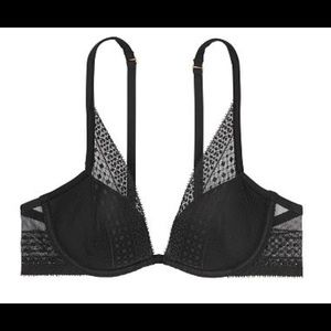 Victoria’s Secret incredible plunge bra